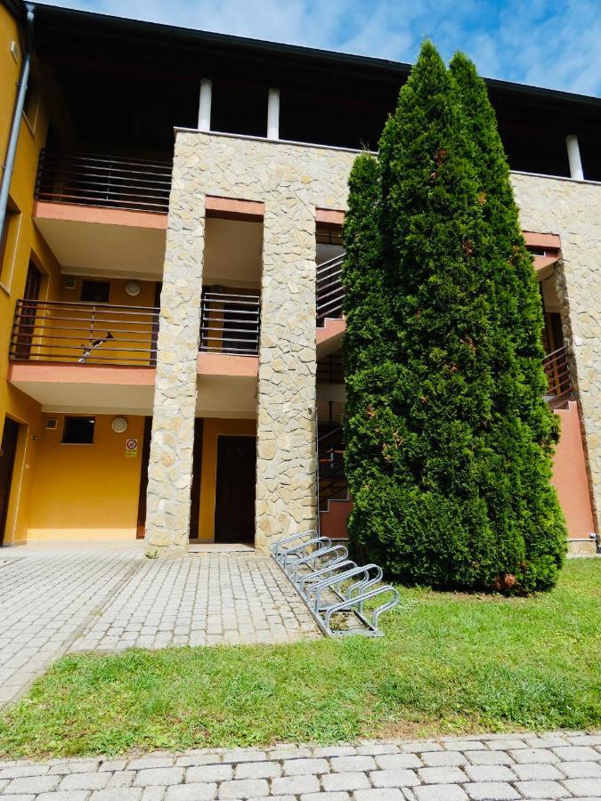 Fortuna Golf Apartman Buk Bagian luar foto