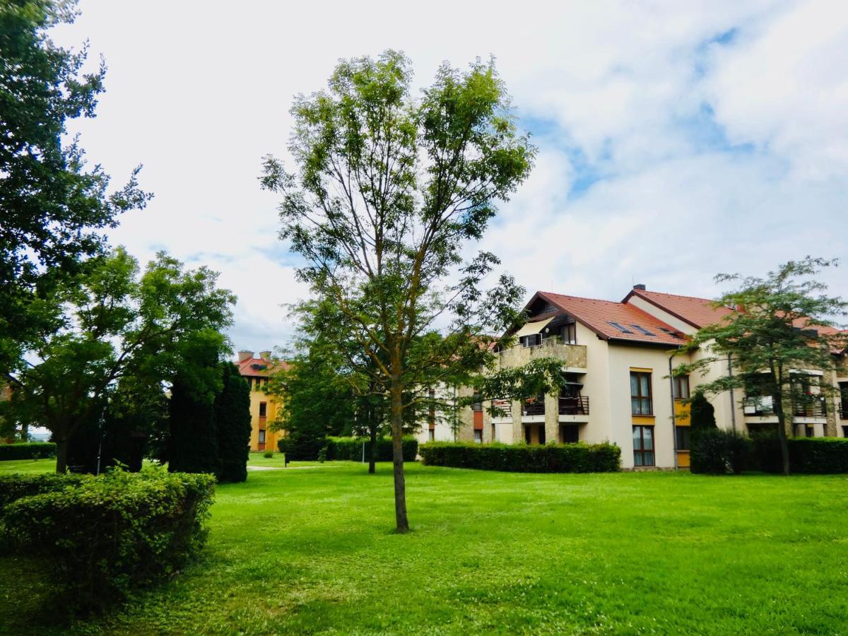 Fortuna Golf Apartman Buk Bagian luar foto